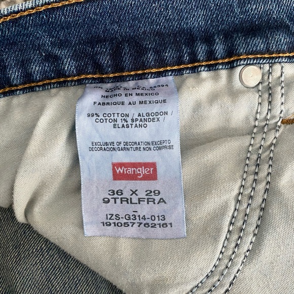 4 Pairs Wrangler Relaxed Fit Jeans - Picture 6 of 6